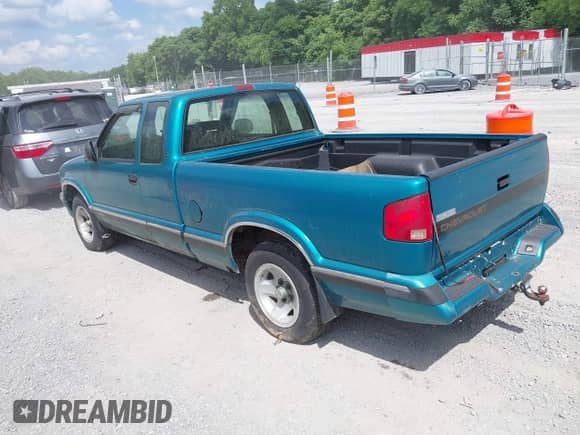 1995 Chevrolet S-10 LS с VIN 1GCCS1949SK180749, выставлен на аукционе IAAI как лот 42556730 с пробегом 67 506 миль миль и . История ставок и продаж доступна на DreamBid. Изображение 3.