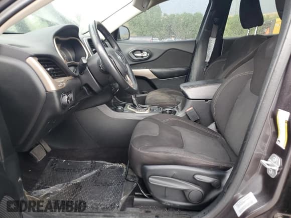 ✅ 2017 Jeep Cherokee Latitude • VIN: 1C4PJMCBXHW663858 • Лот: 64079825. Опубликован ранее на Copart с пробегом 117 606 миль. Бесплатный доступ к архиву аукционных продаж из США и подробный отчёт об истории автомобиля на DreamBid. Изображение 7.