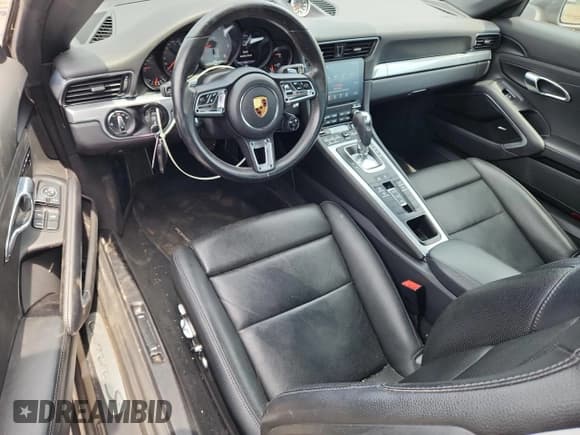 ✅ 2017 Porsche 911 Carrera S • VIN: WP0CB2A99HS154223 • Lot: 67023895. Wystawiony na Copart z przebiegiem 15 903 mil. Bezpłatny archiwum sprzedaży aukcyjnych z USA i szczegółowy raport historii pojazdu na DreamBid. Zdjęcie 8.