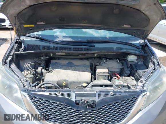 ✅ 2014 Toyota Sienna SE • VIN: 5TDXK3DC8ES443113 • Lot: 42735795. Wystawiony na IAAI z przebiegiem 235 269 mil. Bezpłatny archiwum sprzedaży aukcyjnych z USA i szczegółowy raport historii pojazdu na DreamBid. Zdjęcie 10.