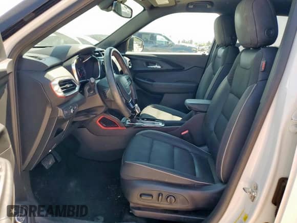 2022 Chevrolet TrailBlazer RS with VIN KL79MTSL2NB021123, listed as a Copart auction lot 80139715 with 32,852 mi miles and Salvage title. Bid and sale history available at DreamBid. Image 7.