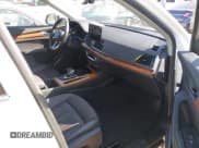 ✅ 2022 Audi Q5 S line Premium Plus • VIN: WA1EAAFY9N2112369 • Lot: 42085322. Wystawiony na IAAI z przebiegiem 58 303 mil. Bezpłatny archiwum sprzedaży aukcyjnych z USA i szczegółowy raport historii pojazdu na DreamBid. Zdjęcie 5.