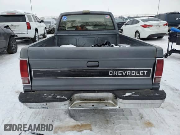 1986 Chevrolet S-10 X96 с VIN 1GCCS14R1G2211437, выставлен на аукционе Copart как лот 88146645 с пробегом 143 797 миль миль и Списание • Salvage title. История ставок и продаж доступна на DreamBid. Изображение 6.