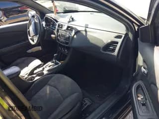 ✅ 2012 Chrysler 200 Touring • VIN: 1C3CCBBGXCN301509 • Лот: 43309680. Опубликован ранее на IAAI с пробегом 231 437 миль. Бесплатный доступ к архиву аукционных продаж из США и подробный отчёт об истории автомобиля на DreamBid. Изображение 5.