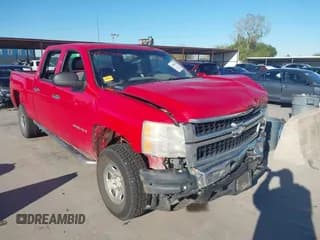 ✅ 2007 Chevrolet Silverado 2500HD 1LT • VIN: 1GCHK23657F549757 • Lot: 43559026. Wystawiony na IAAI z przebiegiem 210 906 mil. Bezpłatny archiwum sprzedaży aukcyjnych z USA i szczegółowy raport historii pojazdu na DreamBid. Zdjęcie 1.