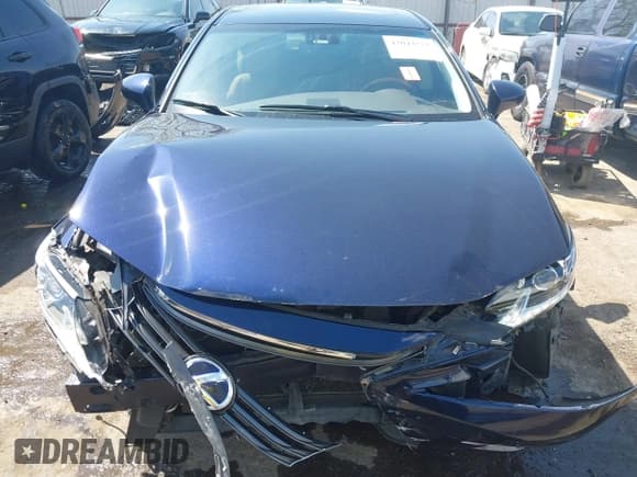 ✅ 2016 Lexus ES 300h • VIN: JTHBW1GG3G2111462 • Lot: 42043572. Listed on IAAI with 92,363 mi. Free auction sales archive from the USA and detailed vehicle history report at DreamBid. Image 12.