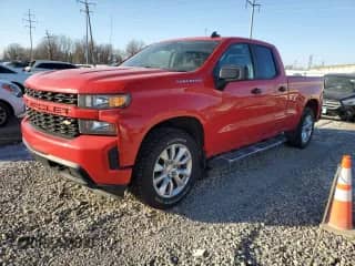 2021 Chevrolet Silverado 1500 Custom z VIN 1GCRYBEH9MZ155044, wystawiony jako Copart lot #42235455 z przebiegiem 124 001 mil mil oraz Szkoda całkowita • Salvage title. Historia ofert i sprzedaży dostępna na DreamBid. Obrazek 1.
