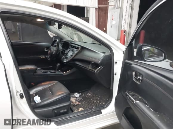 ✅ 2018 Toyota Avalon XLE • VIN: 4T1BK1EB2JU271828 • Lot: 43525336. Wystawiony na IAAI z przebiegiem 256 926 mil. Bezpłatny archiwum sprzedaży aukcyjnych z USA i szczegółowy raport historii pojazdu na DreamBid. Zdjęcie 5.