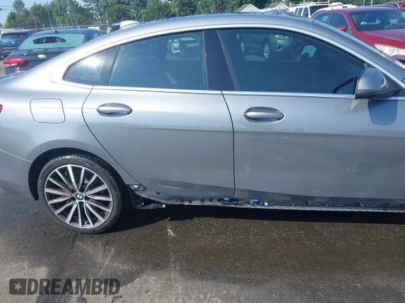 ✅ 2022 BMW 2 Series 228i • VIN: WBA53AK08N7K04055 • Lot: 42592469. Wystawiony na IAAI z przebiegiem 14 855 mil. Bezpłatny archiwum sprzedaży aukcyjnych z USA i szczegółowy raport historii pojazdu na DreamBid. Zdjęcie 17.