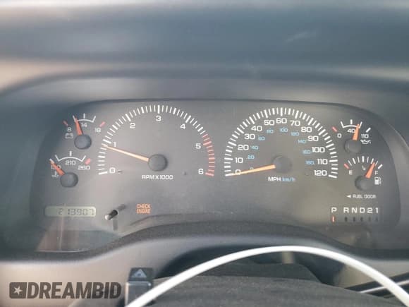 ✅ 1998 Dodge Dakota SLT • VIN: 1B7GL22X5WS631528 • Lot: 84926904. Wystawiony na Copart z przebiegiem 213 907 mil. Bezpłatny archiwum sprzedaży aukcyjnych z USA i szczegółowy raport historii pojazdu na DreamBid. Zdjęcie 9.