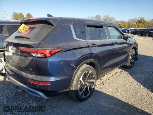 ✅ 2022 Mitsubishi Outlander SE • VIN: JA4J4UA84NZ037859 • Lot: 82709705. Wystawiony na Copart z przebiegiem 42 486 mil. Bezpłatny archiwum sprzedaży aukcyjnych z USA i szczegółowy raport historii pojazdu na DreamBid. Zdjęcie 3.
