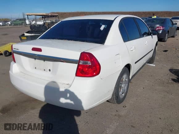 2005 Chevrolet Malibu with VIN 1G1ZS52F05F230666, listed as a IAAI auction lot 43561924 with 184,496 mi miles and . Bid and sale history available at DreamBid. Image 4.