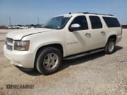 ✅ 2008 Chevrolet Suburban 2LT • VIN: 1GNFK16358R230448 • Lot: 63015024. Wystawiony na Copart z przebiegiem 157 843 mil. Bezpłatny archiwum sprzedaży aukcyjnych z USA i szczegółowy raport historii pojazdu na DreamBid. Zdjęcie 1.