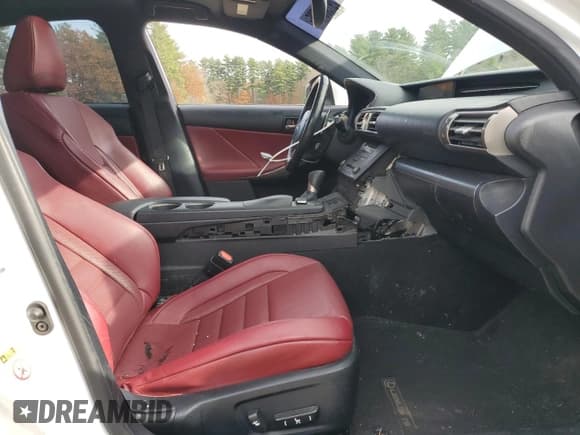 ✅ 2016 Lexus IS 300/350 • VIN: JTHCM1D20G5008968 • Lot: 91900705. Wystawiony na Copart z przebiegiem 125 831 mil. Bezpłatny archiwum sprzedaży aukcyjnych z USA i szczegółowy raport historii pojazdu na DreamBid. Zdjęcie 7.