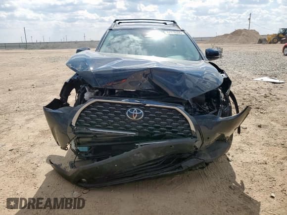 ✅ 2024 Toyota Corolla Cross XLE • VIN: 7MUDAAAG7RV082616 • Лот: 84710335. Опубликован ранее на Copart с пробегом 17 282 миль. Бесплатный доступ к архиву аукционных продаж из США и подробный отчёт об истории автомобиля на DreamBid. Изображение 5.