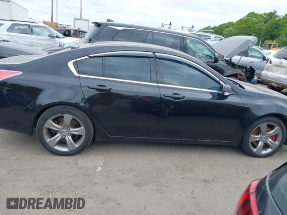 ✅ 2013 Acura TL Technology • VIN: 19UUA9F53DA002736 • Lot: 42303364. Listed on IAAI with 154,984 mi. Free auction sales archive from the USA and detailed vehicle history report at DreamBid. Image 13.