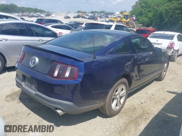 ✅ 2011 Ford Mustang V6 • VIN: 1ZVBP8AM0B5151010 • Lot: 42297601. Listed on IAAI with 209,810 mi. Free auction sales archive from the USA and detailed vehicle history report at DreamBid. Image 4.