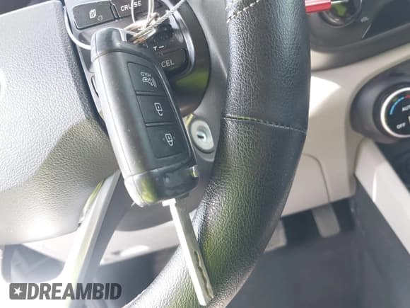 ✅ 2021 Hyundai Venue SEL • VIN: KMHRC8A33MU082855 • Lot: 42055518. Listed on IAAI with 58,949 mi. Free auction sales archive from the USA and detailed vehicle history report at DreamBid. Image 11.