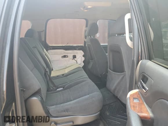 ✅ 2008 Chevrolet Suburban LTZ • VIN: 1GNFK16308R108726 • Lot: 59411185. Listed on Copart with 212,329 mi. Free auction sales archive from the USA and detailed vehicle history report at DreamBid. Image 11.