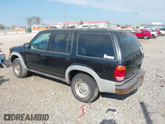 ✅ 1999 Ford Explorer XL • VIN: 1FMZU34X2XUA06174 • Lot: 42071003. Wystawiony na IAAI z przebiegiem 126 220 mil. Bezpłatny archiwum sprzedaży aukcyjnych z USA i szczegółowy raport historii pojazdu na DreamBid. Zdjęcie 3.