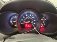 ✅ 2015 Kia Rio LX • VIN: KNADM4A36F6468064 • Лот: 92263125. Опубликован ранее на Copart с пробегом 111 644 миль. Бесплатный доступ к архиву аукционных продаж из США и подробный отчёт об истории автомобиля на DreamBid. Изображение 9.