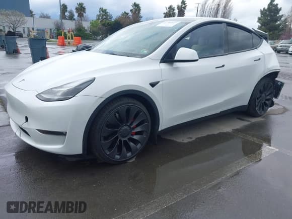 ✅ 2021 Tesla Model Y Performance • VIN: 5YJYGDEFXMF230350 • Lot: 41786827. Listed on IAAI with 30,033 mi. Free auction sales archive from the USA and detailed vehicle history report at DreamBid. Image 18.