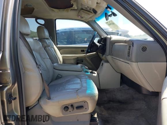 ✅ 2001 Chevrolet Suburban LS • VIN: 3GNEC16T71G199024 • Лот: 42323859. Опубликован ранее на IAAI с пробегом Не указан. Бесплатный доступ к архиву аукционных продаж из США и подробный отчёт об истории автомобиля на DreamBid. Изображение 5.