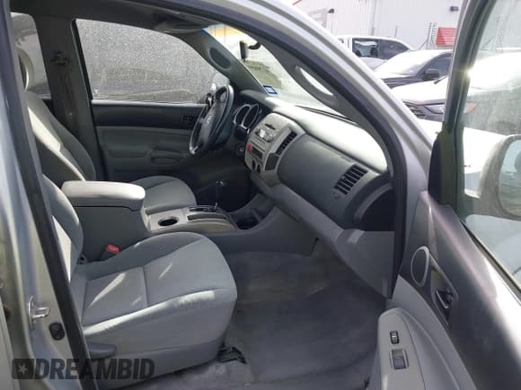 ✅ 2005 Toyota Tacoma PreRunner • VIN: 3TMKU72N45M003048 • Lot: 41789059. Listed on IAAI with 87,310 mi. Free auction sales archive from the USA and detailed vehicle history report at DreamBid. Image 5.