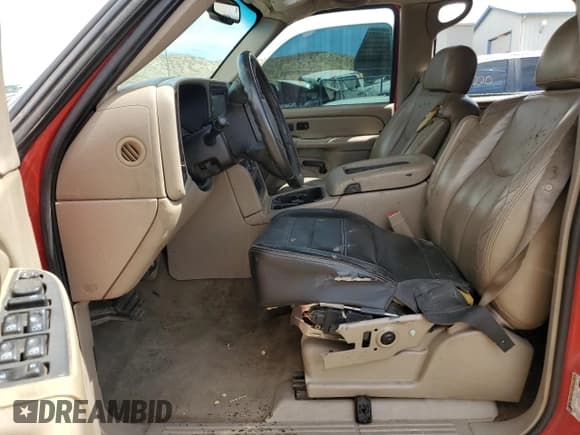 ✅ 2004 Chevrolet Silverado 1500 LS • VIN: 2GCEC13T041408209 • Лот: 70996884. Опубликован ранее на Copart с пробегом Не указан. Бесплатный доступ к архиву аукционных продаж из США и подробный отчёт об истории автомобиля на DreamBid. Изображение 7.