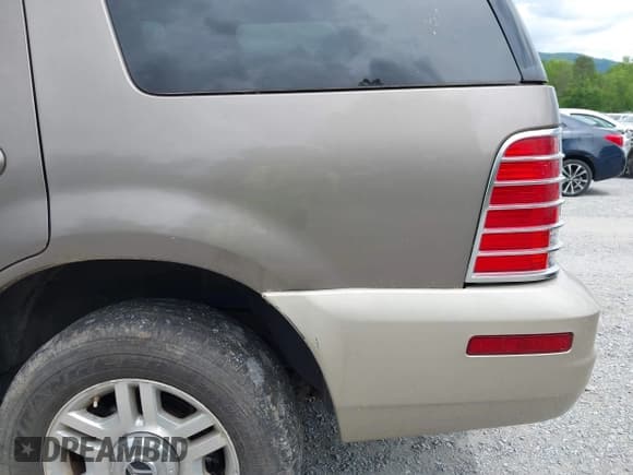 ✅ 2004 Mercury Mountaineer • VIN: 4M2DU86W44UJ15211 • Лот: 42227023. Опубликован ранее на IAAI с пробегом 221 249 миль. Бесплатный доступ к архиву аукционных продаж из США и подробный отчёт об истории автомобиля на DreamBid. Изображение 15.