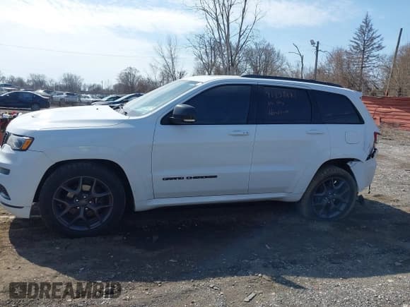 ✅ 2020 Jeep Grand Cherokee Limited • VIN: 1C4RJFBG9LC305386 • Lot: 41838821. Wystawiony na IAAI z przebiegiem Nie podano. Bezpłatny archiwum sprzedaży aukcyjnych z USA i szczegółowy raport historii pojazdu na DreamBid. Zdjęcie 13.