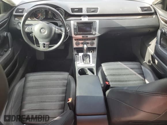 ✅ 2017 Volkswagen CC Sport • VIN: WVWKP7AN7HE504678 • Лот: 65906035. Опубликован ранее на Copart с пробегом 73 784 миль. Бесплатный доступ к архиву аукционных продаж из США и подробный отчёт об истории автомобиля на DreamBid. Изображение 8.