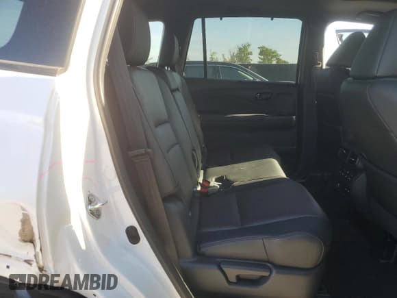 ✅ 2024 Honda Passport Black Edition • VIN: 5FNYF8H87RB007424 • Lot: 68674295. Listed on Copart with 22,786 mi. Free auction sales archive from the USA and detailed vehicle history report at DreamBid. Image 11.