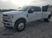 ✅ 2018 Ford F-450 XL • VIN: 1FT8W4DT0JEC17422 • Lot: 77902494. Wystawiony na Copart z przebiegiem 64 007 mil. Bezpłatny archiwum sprzedaży aukcyjnych z USA i szczegółowy raport historii pojazdu na DreamBid. Zdjęcie 1.