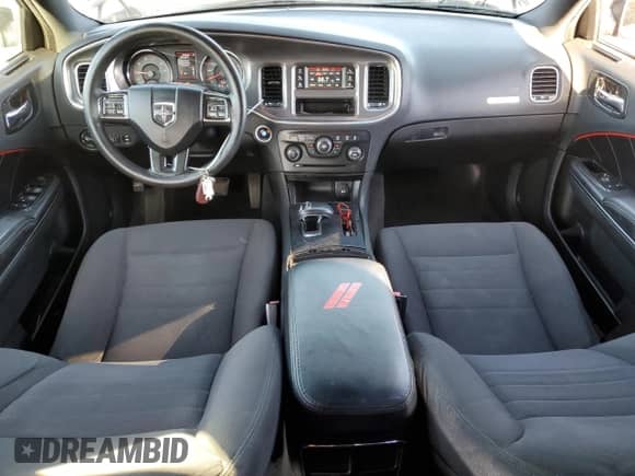 2012 Dodge Charger SE z VIN 2C3CDXBGXCH197655, wystawiony jako Copart lot #82425155 z przebiegiem 180 152 mil mil oraz Szkoda całkowita • Salvage title. Historia ofert i sprzedaży dostępna na DreamBid. Obrazek 8.