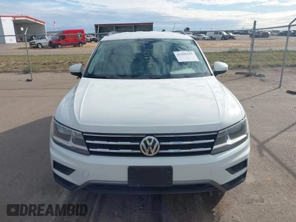 ✅ 2019 Volkswagen Tiguan SE • VIN: 3VV2B7AX3KM004357 • Lot: 43395115. Wystawiony na IAAI z przebiegiem 111 568 mil. Bezpłatny archiwum sprzedaży aukcyjnych z USA i szczegółowy raport historii pojazdu na DreamBid. Zdjęcie 12.
