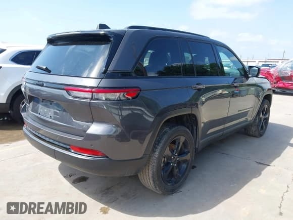 ✅ 2023 Jeep Grand Cherokee Laredo • VIN: 1C4RJHAG6PC546003 • Lot: 42200015. Listed on IAAI with 20,076 mi. Free auction sales archive from the USA and detailed vehicle history report at DreamBid. Image 4.