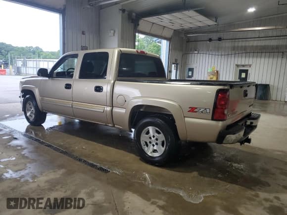✅ 2004 Chevrolet Silverado 1500 LS • VIN: 2GCEK13TX41418555 • Lot: 63997115. Wystawiony na Copart z przebiegiem 172 329 mil. Bezpłatny archiwum sprzedaży aukcyjnych z USA i szczegółowy raport historii pojazdu na DreamBid. Zdjęcie 2.