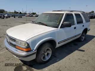 1998 Chevrolet Blazer LS z VIN 1GNCS13W9W2170326, wystawiony jako Copart lot #64300524 z przebiegiem Nie podano mil oraz Czysty tytuł • Clean title. Historia ofert i sprzedaży dostępna na DreamBid. Obrazek 1.