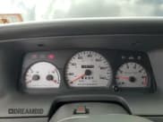 ✅ 2003 Mercury Marauder • VIN: 2MEHM75V53X676467 • Lot: 81554745. Wystawiony na Copart z przebiegiem 108 723 mil. Bezpłatny archiwum sprzedaży aukcyjnych z USA i szczegółowy raport historii pojazdu na DreamBid. Zdjęcie 9.