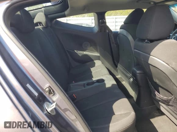 ✅ 2016 Hyundai Veloster • VIN: KMHTC6AD3GU269102 • Lot: 49149075. Wystawiony na Copart z przebiegiem 103 257 mil. Bezpłatny archiwum sprzedaży aukcyjnych z USA i szczegółowy raport historii pojazdu na DreamBid. Zdjęcie 10.