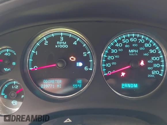 ✅ 2010 Chevrolet Suburban LT • VIN: 1GNUKJE38AR220673 • Lot: 42626250. Listed on IAAI with 239,771 mi. Free auction sales archive from the USA and detailed vehicle history report at DreamBid. Image 7.