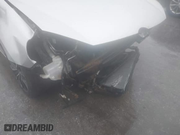 ✅ 2012 Volkswagen Golf TDI • VIN: WVWNM7AJ7CW337776 • Lot: 41070892. Listed on IAAI with Not provided. Free auction sales archive from the USA and detailed vehicle history report at DreamBid. Image 6.