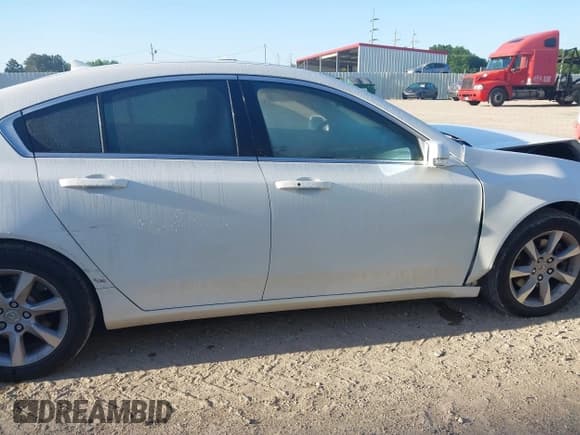 ✅ 2013 Acura TL Technology • VIN: 19UUA8F5XDA006504 • Lot: 41998866. Wystawiony na IAAI z przebiegiem 101 244 mil. Bezpłatny archiwum sprzedaży aukcyjnych z USA i szczegółowy raport historii pojazdu na DreamBid. Zdjęcie 13.