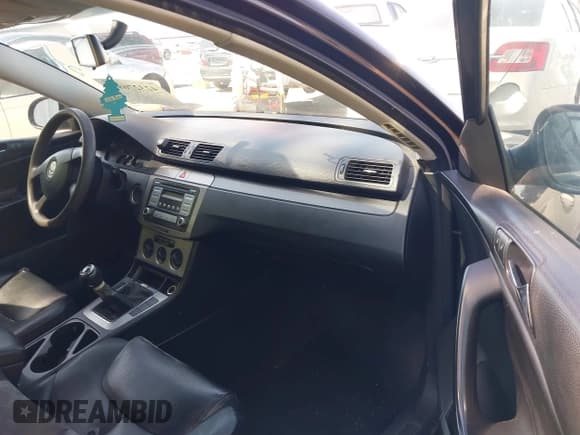 ✅ 2007 Volkswagen Passat • VIN: WVWUK73C07P041594 • Lot: 42327696. Listed on IAAI with 172,579 mi. Free auction sales archive from the USA and detailed vehicle history report at DreamBid. Image 5.