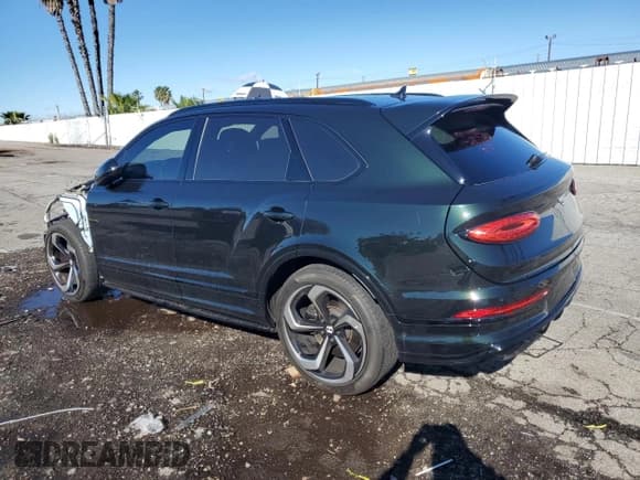 ✅ 2022 Bentley Bentayga V8 • VIN: SJAAM2ZV6NC016276 • Lot: 39583644. Wystawiony na Copart z przebiegiem 5 412 mil. Bezpłatny archiwum sprzedaży aukcyjnych z USA i szczegółowy raport historii pojazdu na DreamBid. Zdjęcie 2.