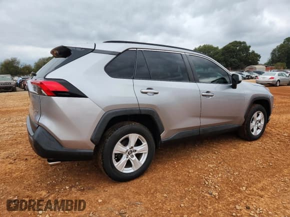 ✅ 2020 Toyota RAV4 XLE • VIN: 2T3W1RFV3LC059737 • Lot: 87410255. Wystawiony na Copart z przebiegiem 154 139 mil. Bezpłatny archiwum sprzedaży aukcyjnych z USA i szczegółowy raport historii pojazdu na DreamBid. Zdjęcie 3.