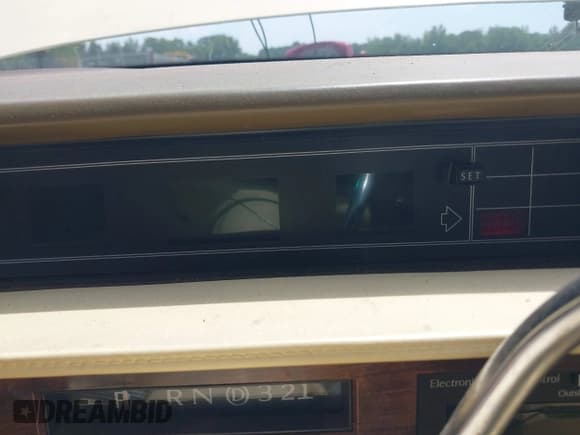 ✅ 1990 Cadillac DeVille • VIN: 1G6CD5333L4369889 • Lot: 42855560. Wystawiony na IAAI z przebiegiem Nie podano. Bezpłatny archiwum sprzedaży aukcyjnych z USA i szczegółowy raport historii pojazdu na DreamBid. Zdjęcie 7.