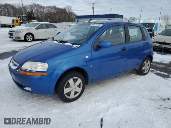 2008 Chevrolet Aveo LS z VIN KL1TD66608B162086, wystawiony jako Copart lot #43416845 z przebiegiem 115 649 mil mil oraz Szkoda całkowita • Salvage title. Historia ofert i sprzedaży dostępna na DreamBid. Obrazek 1.