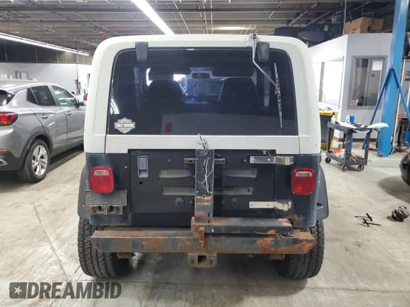 ✅ 1992 Jeep Wrangler • VIN: 2J4FY19P2NJ546250 • Lot: 92897455. Wystawiony na Copart z przebiegiem 174 888 mil. Bezpłatny archiwum sprzedaży aukcyjnych z USA i szczegółowy raport historii pojazdu na DreamBid. Zdjęcie 6.